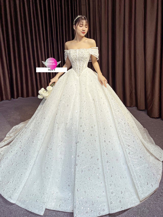 Dazzling off the shoulder white wedding ball gown with drop sleeves and ...