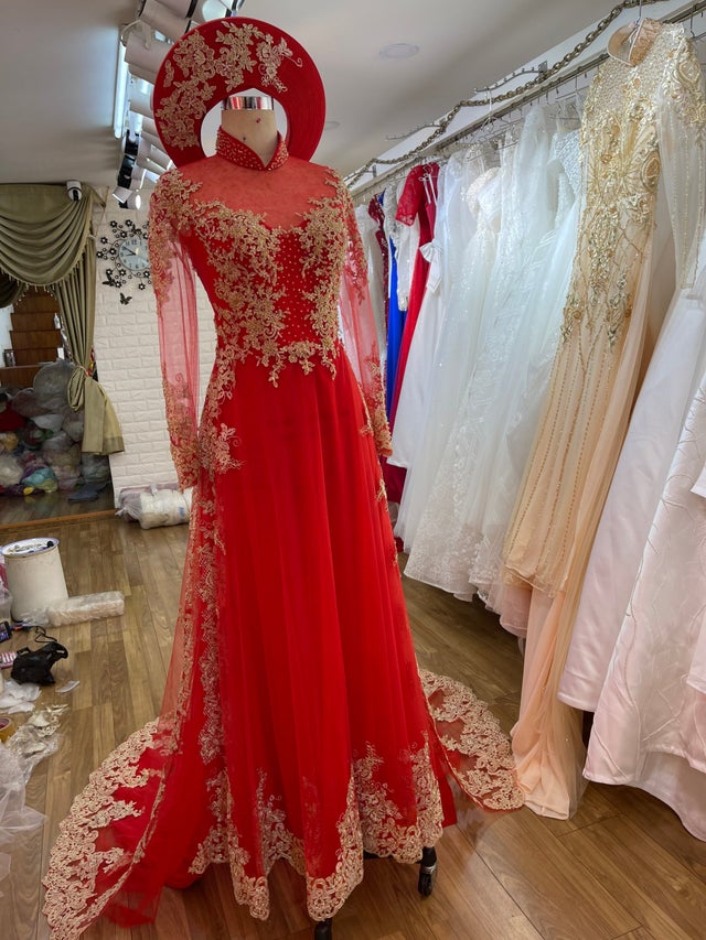 Beautiful Traditional Vietnamese Wedding Ao Dai in red with gold/red ...